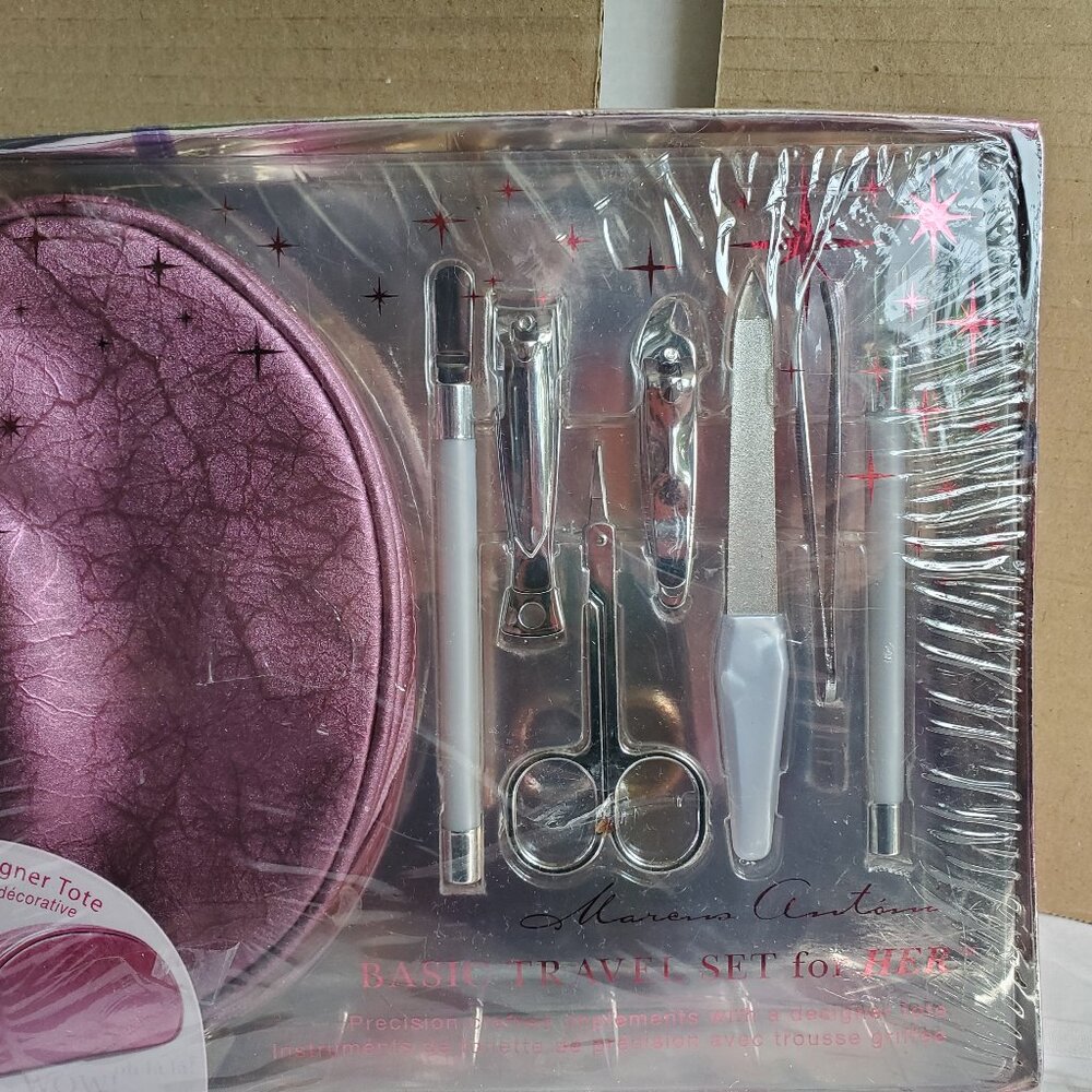 7 piece manicure kit with handy tote-NWT